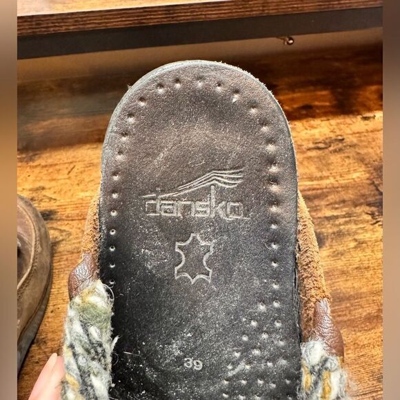 Dansko Brown Leather Knit Clogs Size 39EU (8.5/9US) - Picture 7 of 14